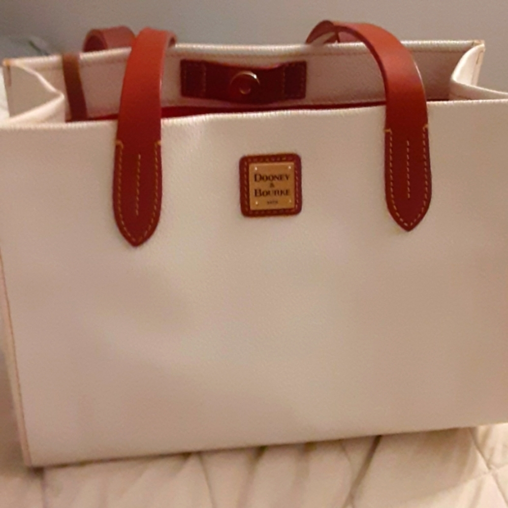 Dooney and Bourke white handbag